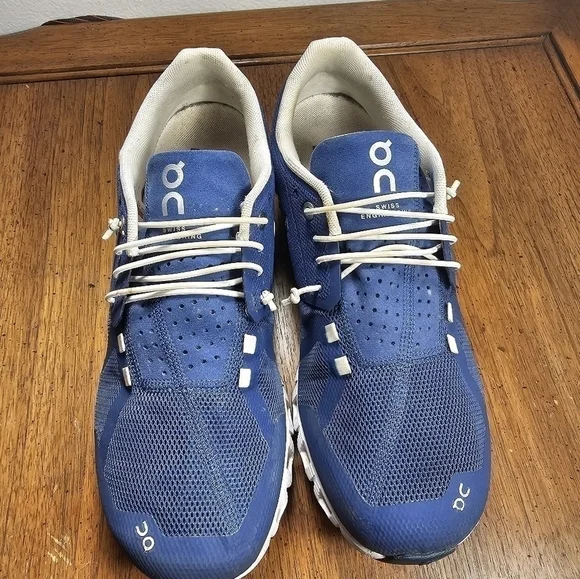 On Cloud Swiss Engineering Running Shoes Women's Size 10.5 - Picture 2 of 7